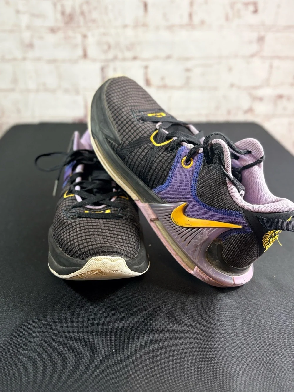 Nike mensBlack, Purple & Yellow Basketball Sneakers